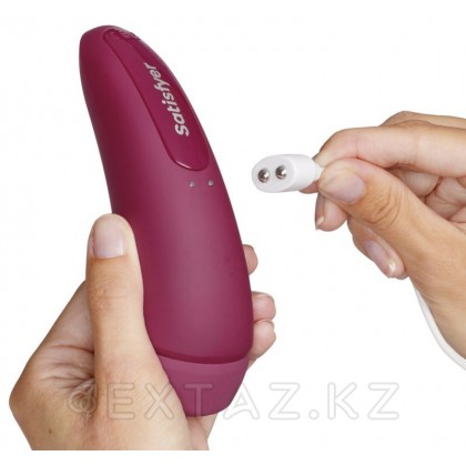 Вакуумный клиторальный стимулятор Satisfyer Curvy 1+ (темно-красный) от sex shop Extaz фото 10